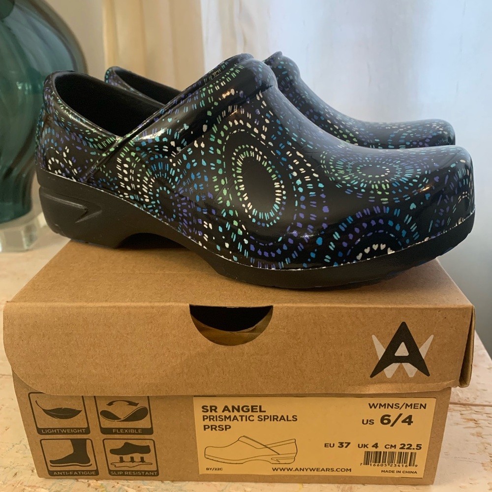 NEW, SR Angel Prismatic Spirals Unisex US Women 6, Men 4 Shoes